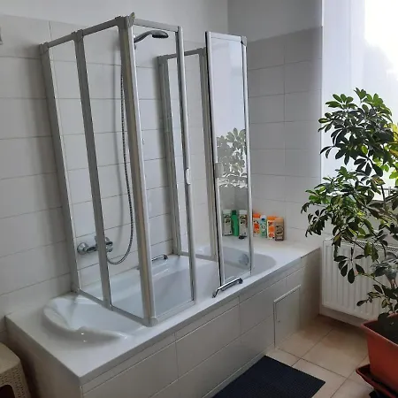 Gaestewohnung Alt Salbke Mit Kueche Apartment Magdeburg