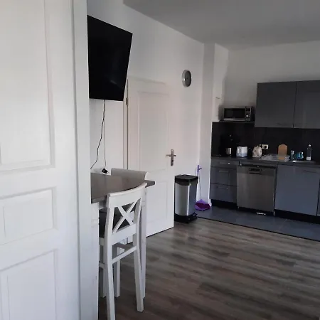 Gaestewohnung Alt Salbke Mit Kueche *
