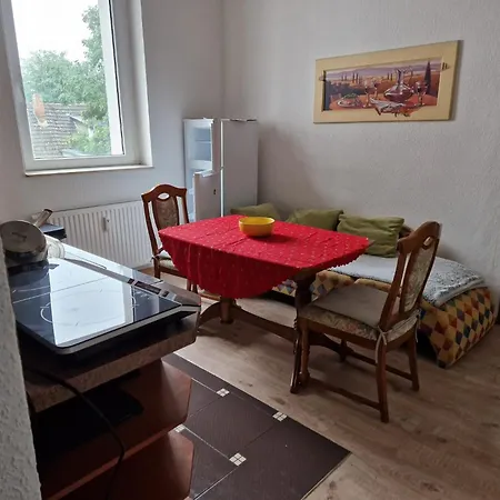 Gaestewohnung Alt Salbke Mit Kueche *