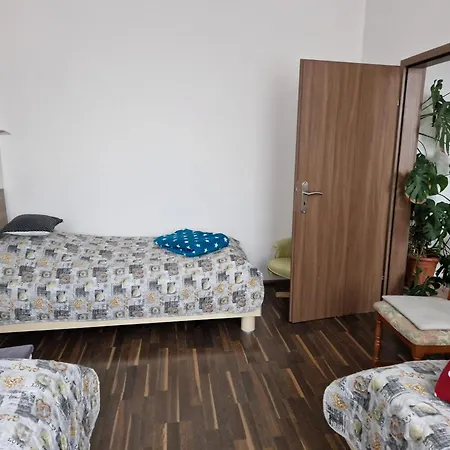 Apartment Gaestewohnung Alt Salbke Mit Kueche Magdeburg