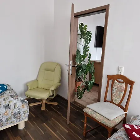 Gaestewohnung Alt Salbke Mit Kueche Apartment Magdeburg